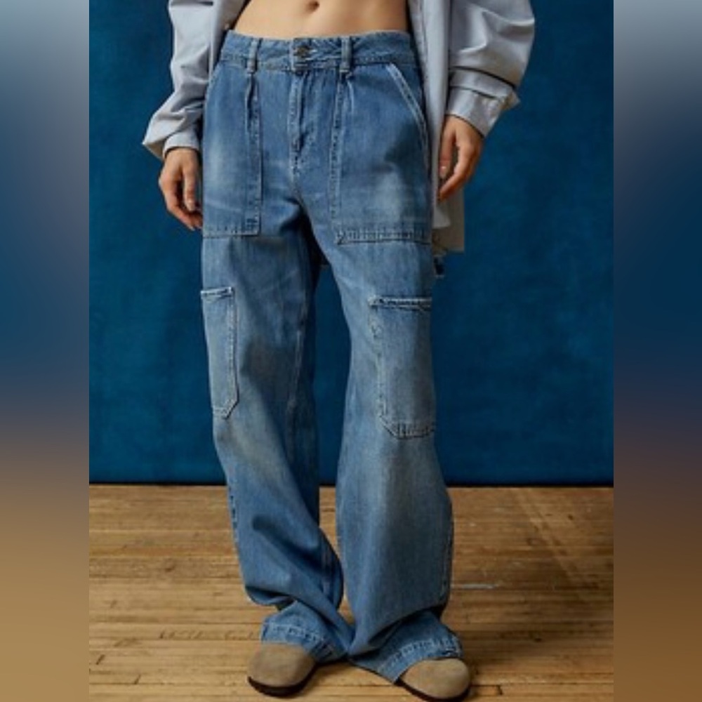 Urban Outfitters BDG Julian Wide-Leg Cargo Jean Light Blue